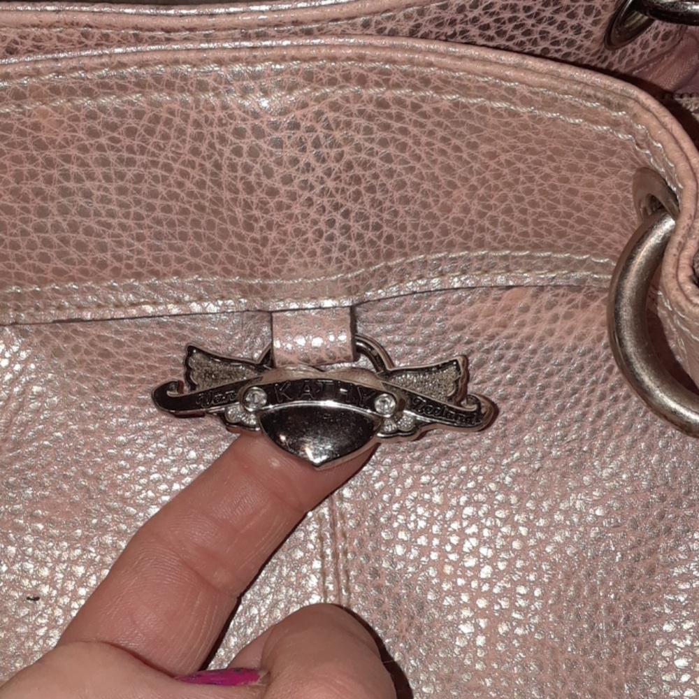 Pink purse - Picture 3 of 8